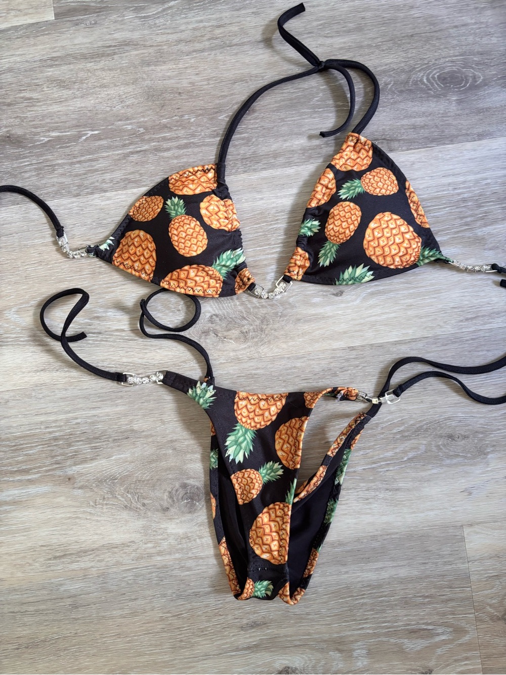 Black Pineapple Print Pratice Posing Bikini